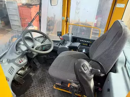 Kolové nakladače 2006 Volvo L 90 E (14)