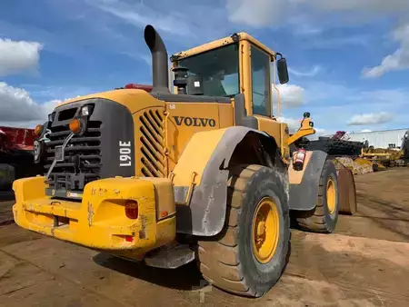 Kolové nakladače 2006 Volvo L 90 E (5)