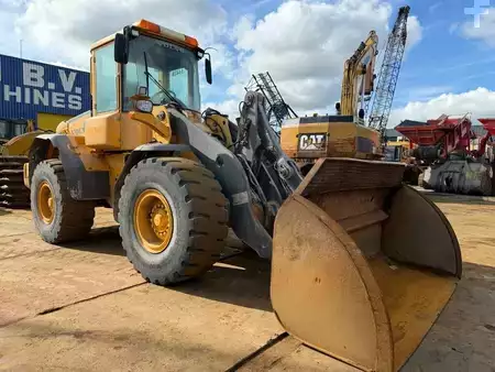 Kolové nakladače 2006 Volvo L 90 E (6)