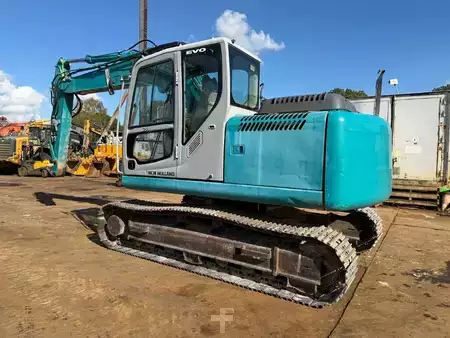 Pelles sur chenilles 2012 New Holland Construction E 135 B (3)