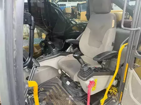 Korečková rýpadla 2014 Volvo EC 300 D L (19)