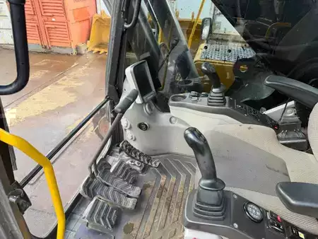 Korečková rýpadla 2014 Volvo EC 300 D L (20)