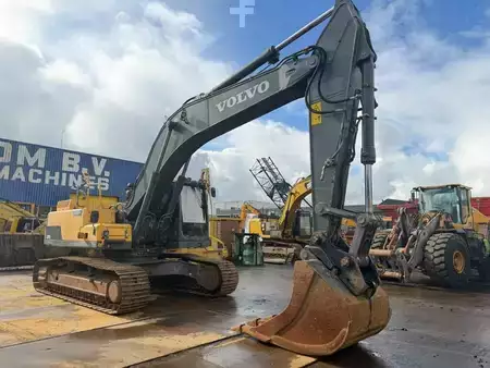 Korečková rýpadla 2014 Volvo EC 300 D L (7)