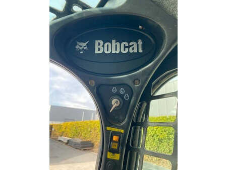 Kolové nakladače 2016 Bobcat T 450 (18)