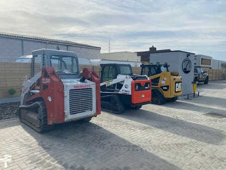 Kolové nakladače 2016 Bobcat T 450 (22)