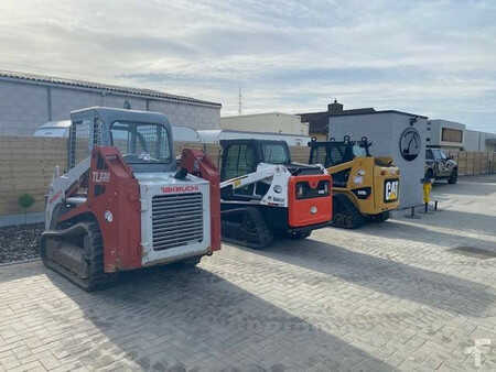 Kolové nakladače 2016 Bobcat T 450 (3)