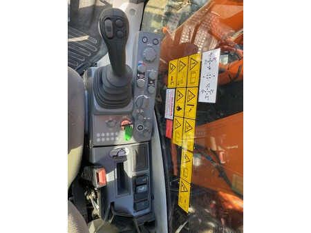 Escavadora de rastos 2020 Hitachi 135US-6 (13)