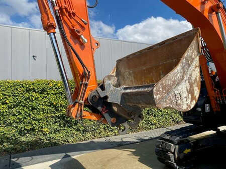 Escavadora de rastos 2020 Hitachi 135US-6 (22)