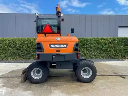 Mini pelle 2015 Doosan DX 55 W (16)
