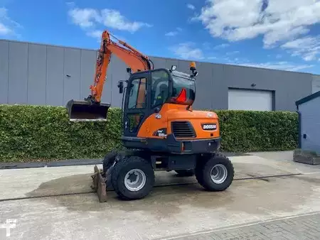 Mini pelle 2015 Doosan DX 55 W (17)
