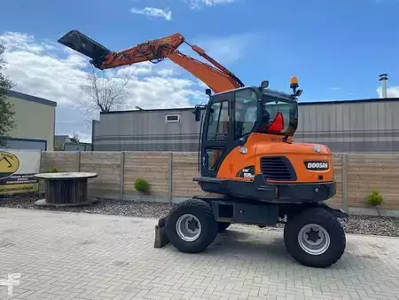 Mini pelle 2015 Doosan DX 55 W (2)