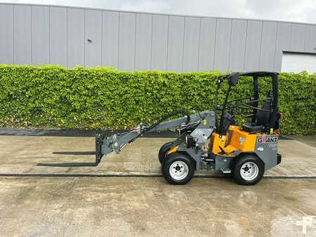 Ładowarki kołowe 2021 Kubota R 090 (27)
