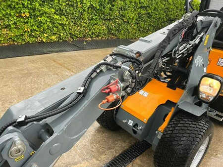 Ładowarki kołowe 2021 Kubota R 090 (28)