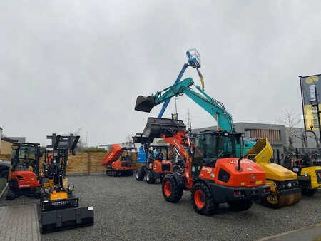 Ładowarki kołowe 2021 Kubota R 090 (40)