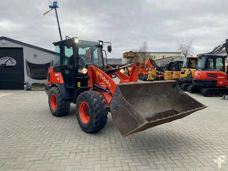 Ładowarki kołowe 2021 Kubota R 090 (6)