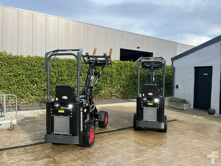 Kolové nakladače 2024 Knikmops KM 80 (13)