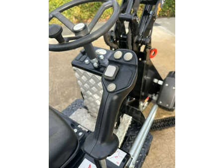 Kolové nakladače 2024 Knikmops KM 80 (14)