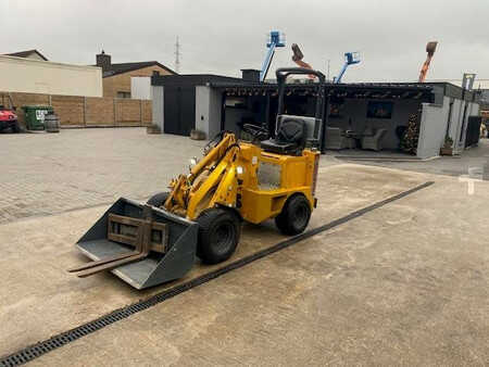 Kolové nakladače 2024 Knikmops KM 80 (24)