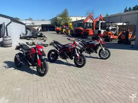 Rupsgraafmachines 2015 Ducati Monster 1200S (3)