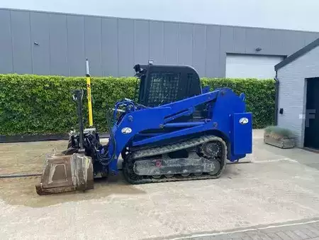 Kolové nakladače 2013 Takeuchi TL10 (13)