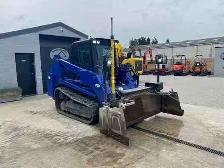 Kolové nakladače 2013 Takeuchi TL10 (16)
