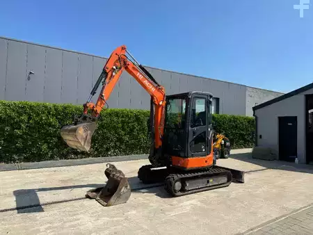 Minibagger 2016 Hitachi ZX 33 U-5A CLR (1)