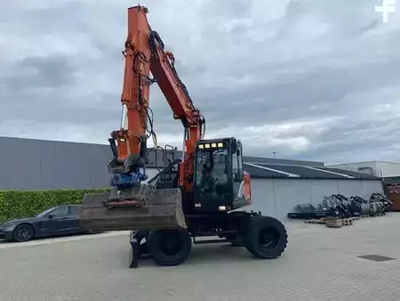 Mobilbagger 2017 Hitachi ZX 140 W-6 (13)