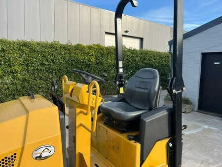 Tandemwalze 2020 Caterpillar CB 1.7 (4)