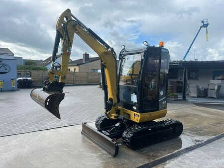 Minibagry 2018 Caterpillar 302.7 D CR (3)