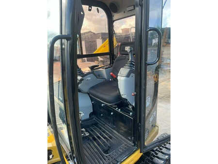 Minibagry 2018 Caterpillar 302.7 D CR (7)