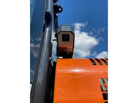 Lánctalpas kotrógép 2020 Hitachi 135US-6 (14)