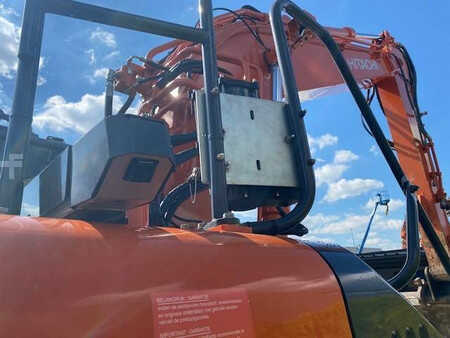 Lánctalpas kotrógép 2020 Hitachi 135US-6 (16)
