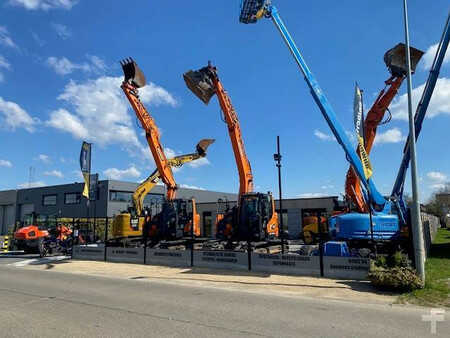 Lánctalpas kotrógép 2020 Hitachi 135US-6 (23)