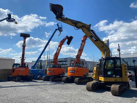 Lánctalpas kotrógép 2020 Hitachi 135US-6 (25)