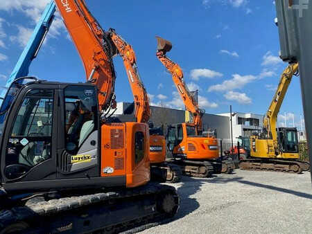 Lánctalpas kotrógép 2020 Hitachi 135US-6 (27)