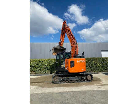Korečková rýpadla 2020 Hitachi 135US-6 (5)