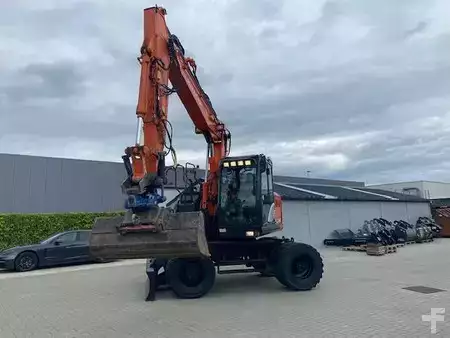 Mobilbagger 2017 Hitachi ZX 140 W-6 (12)