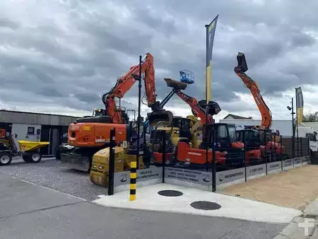 Mobilbagger 2017 Hitachi ZX 140 W-6 (3)