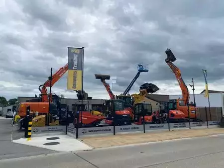 Mobilbagger 2017 Hitachi ZX 140 W-6 (40)