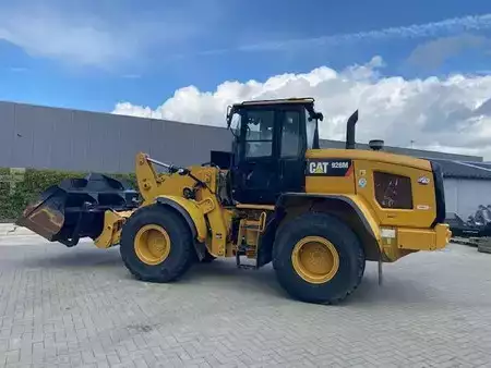 Kolové nakladače 2017 Caterpillar 926M (1)