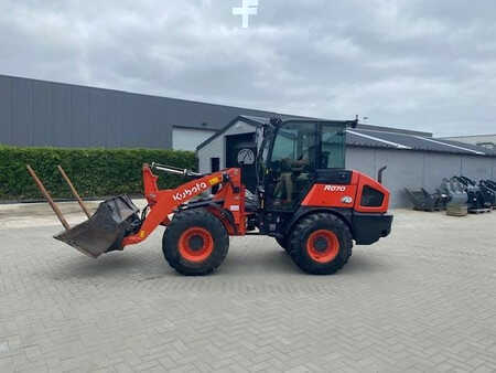 Wielladers 2022 Kubota R 070 (2)