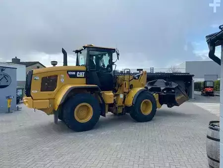 Kolové nakladače 2017 Caterpillar 926M (1)