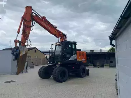 Escavatori gommati 2017 Hitachi ZX 140 W-6 (10)