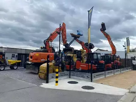 Escavatori gommati 2017 Hitachi ZX 140 W-6 (2)