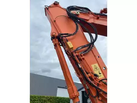 Escavatori gommati 2017 Hitachi ZX 140 W-6 (20)