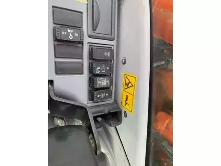 Escavatori gommati 2017 Hitachi ZX 140 W-6 (27)