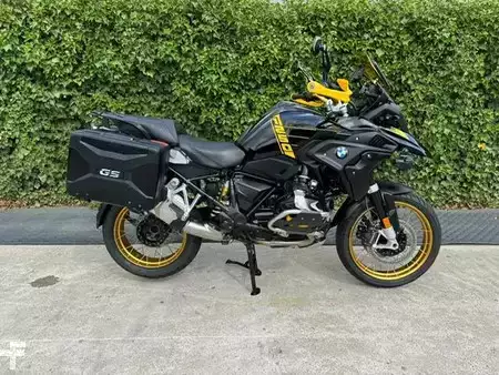 Koparki gąsienicowe 2021 [div] R 1250 GS 40 year (1)