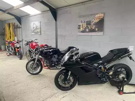 Koparki gąsienicowe 2021 [div] R 1250 GS 40 year (11)