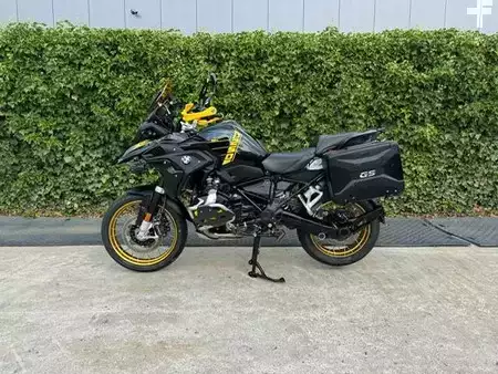 Koparki gąsienicowe 2021 [div] R 1250 GS 40 year (3)