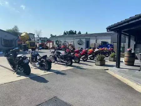 Koparki gąsienicowe 2021 [div] R 1250 GS 40 year (31)